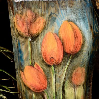 Tulipany w blasku księżyca - malowane na drewnie