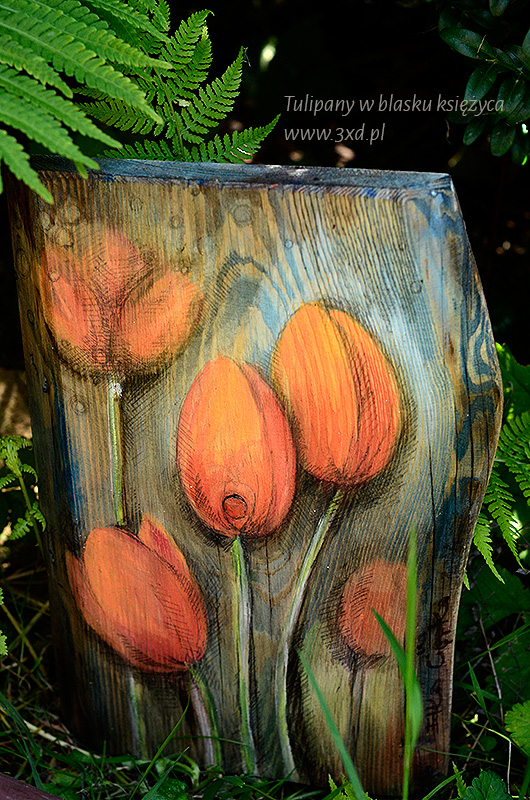 Tulipany w blasku księżyca - malowane na drewnie