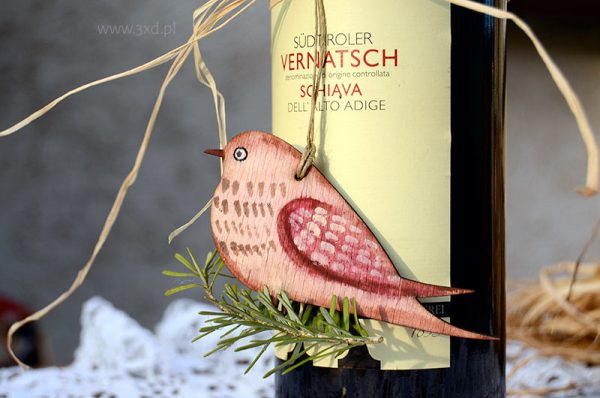 Ptaszek Różowiaczek - ozdoba i upominek ręcznie malowany jako dekoracja butelki wina
