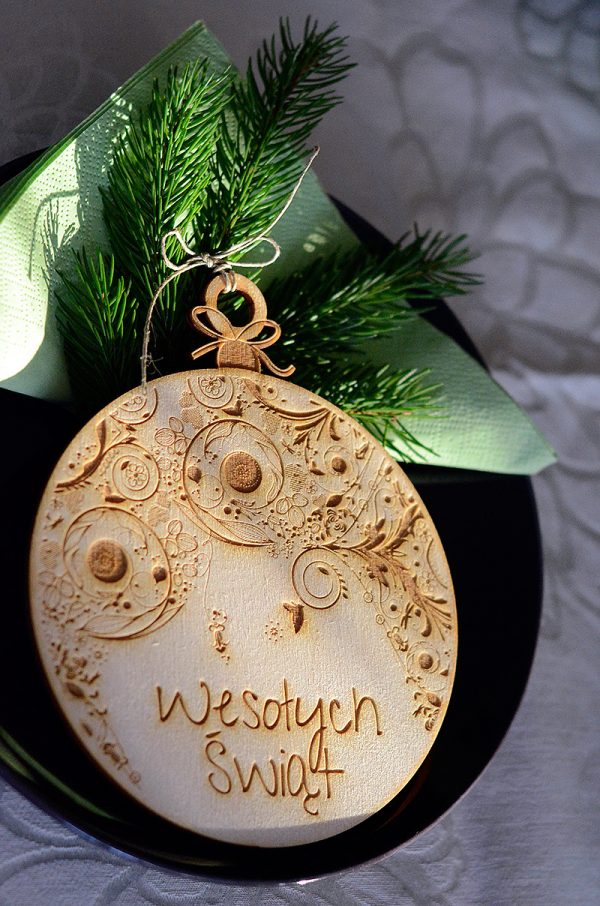 bombka choinkowa na Boże Narodzenie z napisem "wesołych Świąt" - dekoracja świąteczna